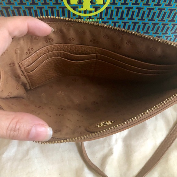 ***SOLD*** Tory Burch Robinson Pebbled Wallet - Picture 2 of 5